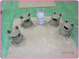4月カエルとウサギ